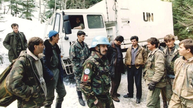Правительство Нидерландов признало свою ответственность за резню в Сребренице 