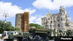 Ադրբեջան -- Բաքվում անցկացվող զորահանդեսում ցուցադրվում է ռուսաստանյան С-300 «Ֆավորիտ» զենիթահրթիռային համակարգը