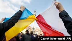 На сьогодні у Польщі є чотири консульські установи