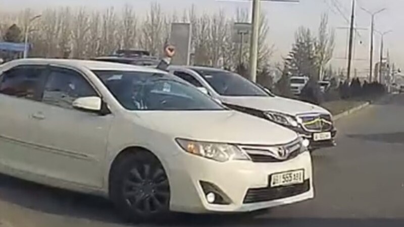 Бишкекте автоунаада баратып ок аткан адамды милиция издеп жатат