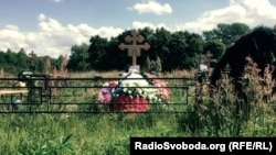 Кладбище, где похоронены десантники, предположительно погибшие в Донбассе