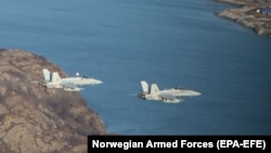 Испаниянын F-18 ВВС истребителдери. Норвегия, 2018-жылы тартылган сүрөт.