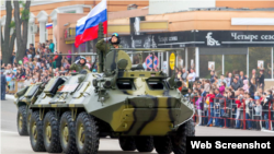 Российский танк на военном параде в Тирасполе. 9 мая 2016 года.