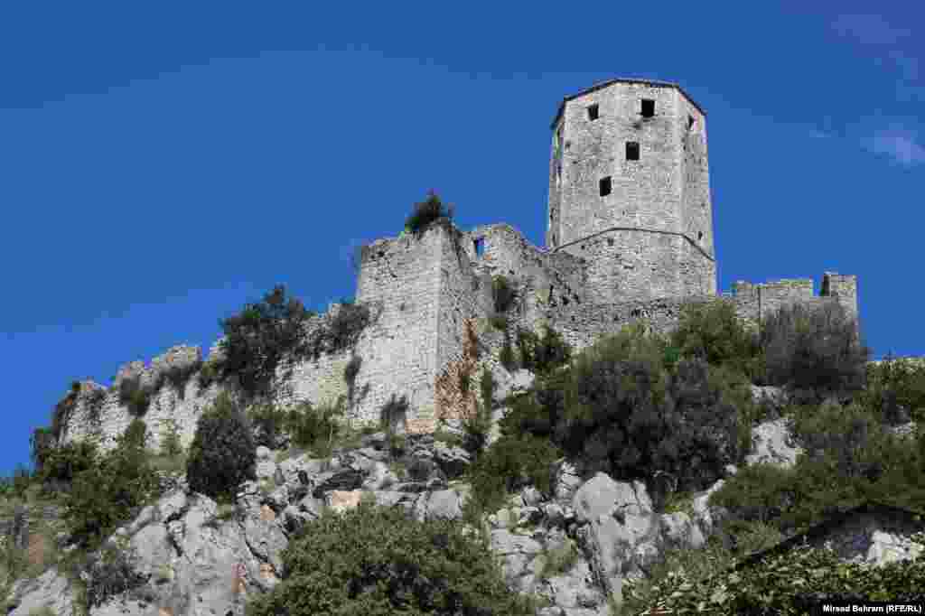 Gavrankapetanovića kula nad Počiteljem