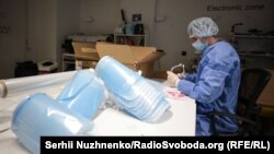 A workshop for the manufacture of protective masks for doctors has been launched in Kiev. Special protection is printed on 3D printers