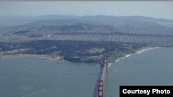 Пролив Золотые Ворота, бухта Сан-Франциско слева, Тихий океан — справа. [Фото — NASA]