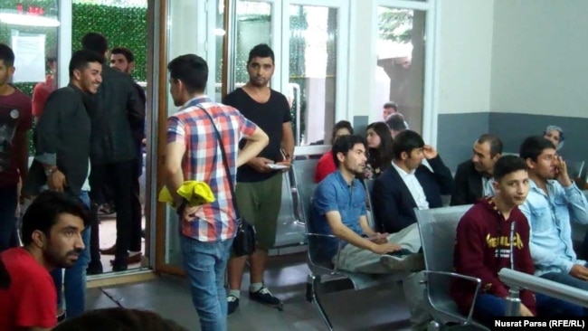 ارشیف: له ترکیې ایستل شوي افغان کډوال چې کابل ته رسېدلي دي.