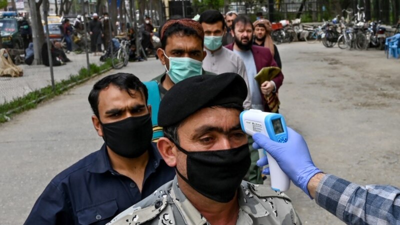 افغانستان کې په کرونا ویروس د اخته کسانو شمېر ۲۷۰۴ ته ورسېد