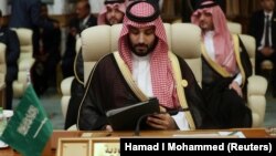 گفته می‌شود که محمد بن سلمان عملا سکان رهبری را در عربستان سعودی در دست دارد