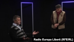 Vasile Botnaru şi analistul politic Igor Boţan în studioul Europei Libere