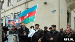 Azerbaýjanyň Sabirabad raýonynyň ýaşaýjylary protestde. 5-nji ýanwar, 2010 