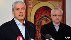 Boris Tadić i Ivo Josipović u pravoslavnom manastiru Krupa kod Obrovca, 25. studenog 2010