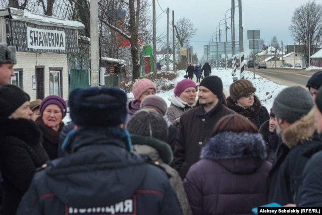 Жители Шимского района протестуют против закрытия местной больницы