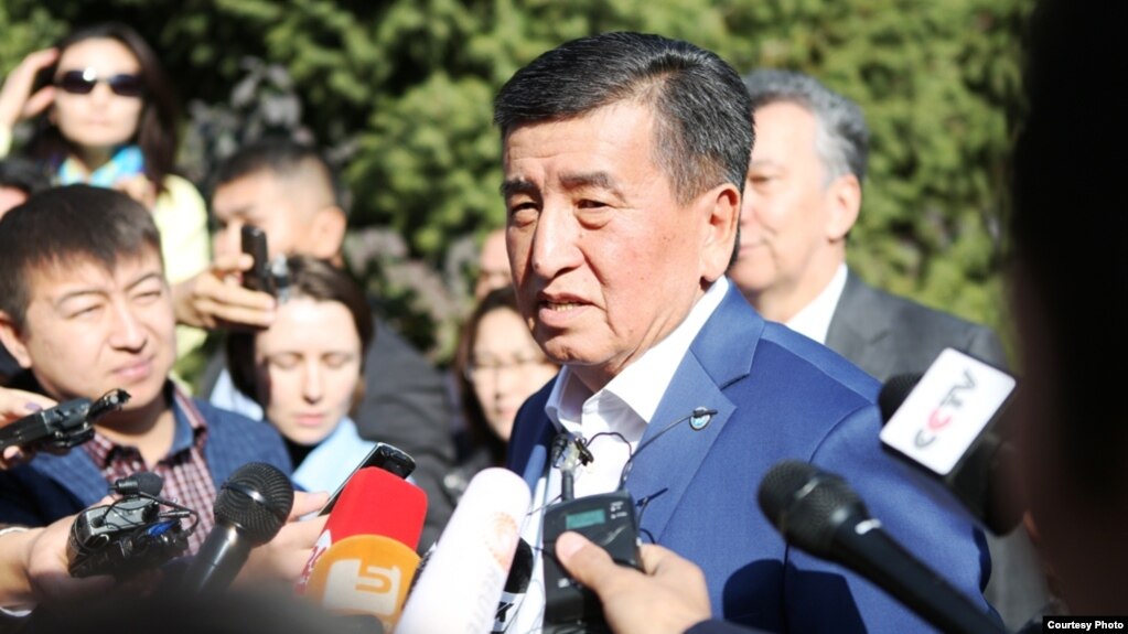 Qırğızstandağı prezident saylauına tüsip jatqan kandidat Sooronbay Jeenbekov.