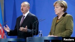 Prezident İlham Əliyev Almaniyaya səfəri zamanı kansler Angela Merkellə birgə mətbuat konfransında, Berlin, 21 yanvar 2015