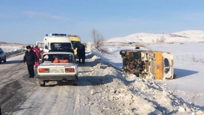 В Башкортостане школьный автобус вылетел в кювет