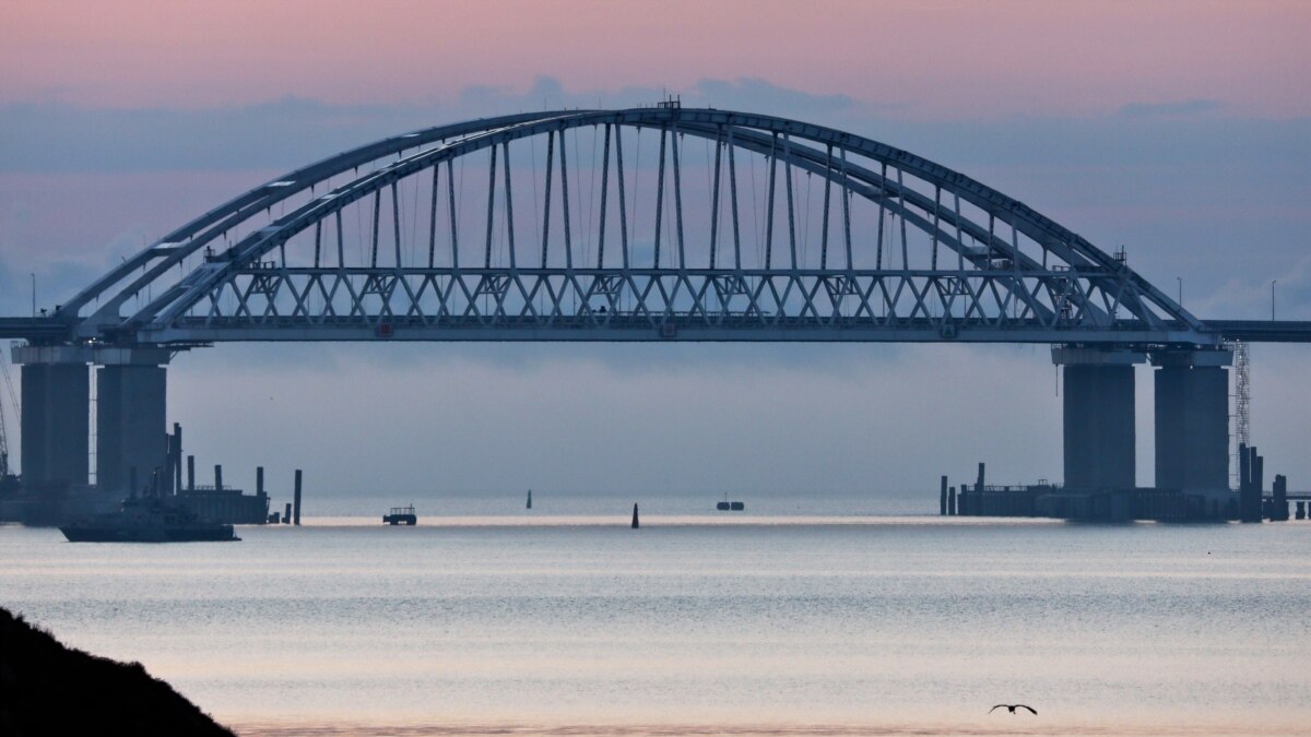 U.S. Newspaper Op-Ed's Call To Bomb Crimea Bridge Sparks Kremlin Ire ...