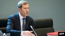 MInistrul-președinte al Regiunii Valonia Paul Magnette în timpul unei reuniuni de discuții asupra tratatului CETA în parlamwntul valond, Namur, 21 octobmbrie 2016.