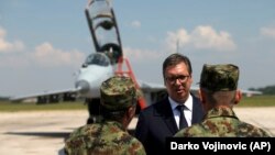 Српскиот претседател Александар Вучиќ разговар со припадници на армијата во Батајница: 21.08.2018
