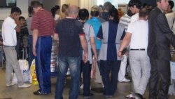 Dünýä Türkmenleri: Türkmen migrantlary çykalga gözleýär