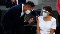 Sestra Maria Irene Ramirez prva je vakcinisana