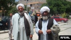 دو تن از اشتراک کننده گان جرگه ملی مشورتی صلح در کابل