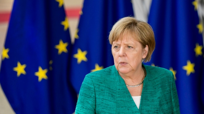 Зајберт: Меркел и Џонсон ќе разговараат за Брегзит