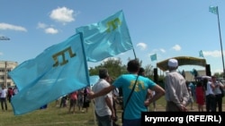 Святкування Дня кримськотатарського національного прапора, Сімферополь, 26 червня 2014 року