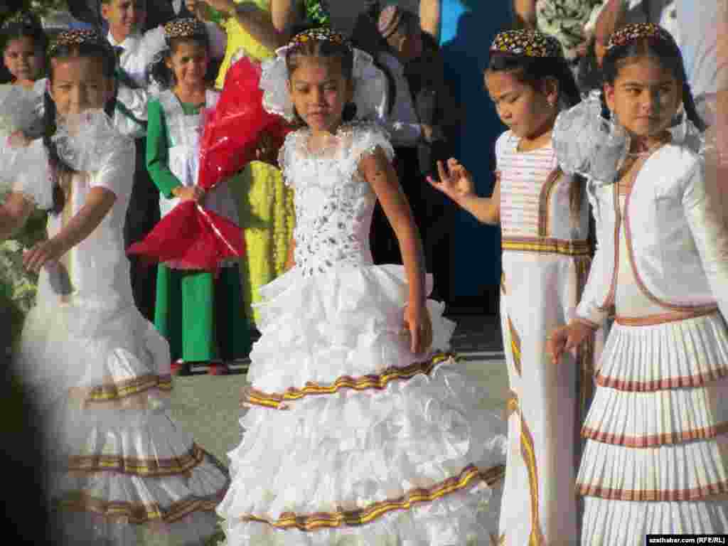 The first day of classes at School No. 55 in Ashgabat. Many parents in the Turkmen capital have received school requests asking to provide their children with all-white outfits for performances and other special occasions.