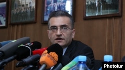 Armenia -- Member of the Constitutional Reform Commission Vardan Poghosian at a press conference. 17July, 2015