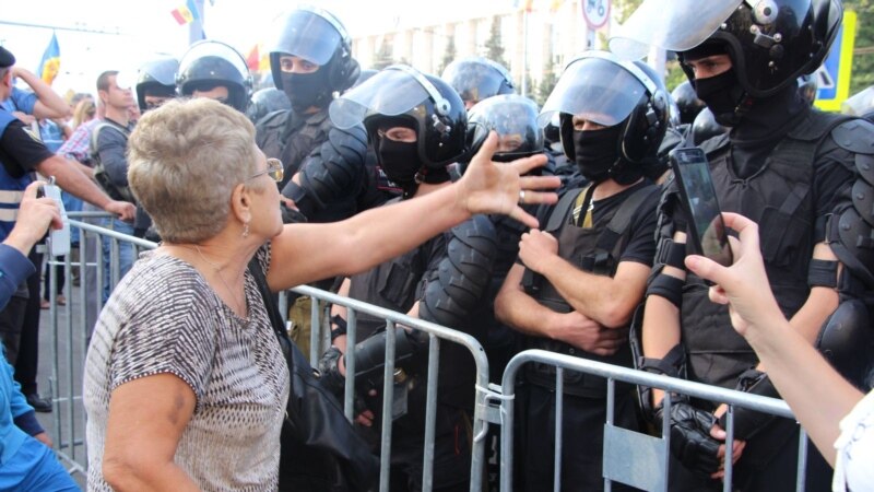 Moldowada oppozisiýa protestleri geçirýär