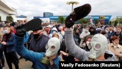 Во время митинга в Минске в поддержку оппозиционных политиков на выборах президента Беларуси. Минск, 24 мая 2020 года