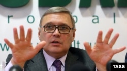 Russian opposition politician and former Prime Minister Mikhail Kasyanov (file photo)