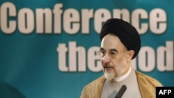 Mohammad Khatami addressing the conference in Tehran