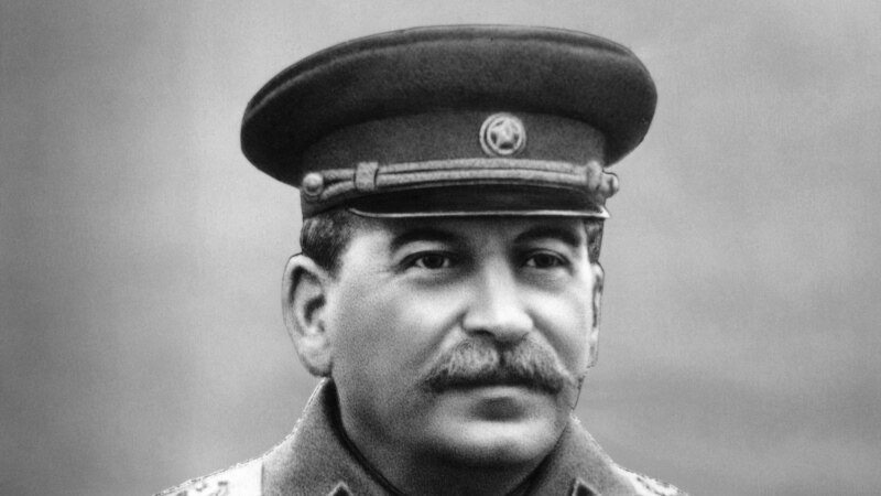 КПРФ просит Хамитова поставить памятник Сталину в Уфе