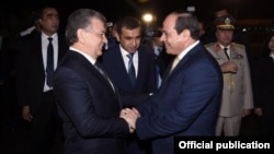Президенты Узбекистана и Египта Шавкат Мирзияев и Абдул-Фаттаха ас-Сиси.