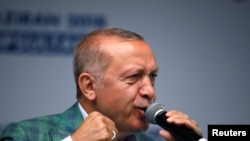 Реджеп Эрдоган выступил в Стамбуле 23 июня на митинге в свою поддержку