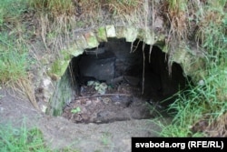 Разбураныя могілкі Скірмунтаў у Моладаве