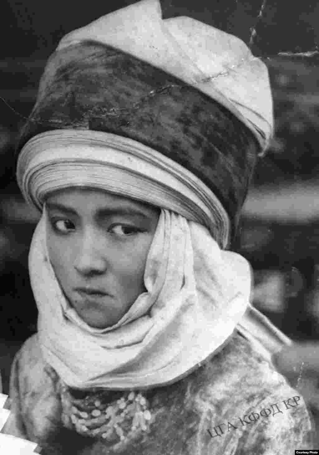 Замужняя кыргызска. 1928 год