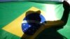 Бразильского болельщика уволили с работы за оскорбление россиянок