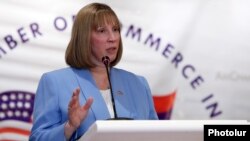 Armenia -- U.S. Ambassador Lynne Tracy addresses members of the American Chamber of Commerce in Yerevan, May 15, 2019.