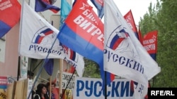 В отличие от прошлогодних протестов в Крыму, на этот раз отншения населения к учениям - «ровное»