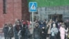 Эвакуация посетителей торгового центра в Томске (архивное фото)