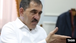 Ingush leader Yunus-Bek YevkurovYevkurov has proposed that all government officials, himself included, should agree to a 10 percent reduction in salary.