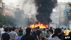 Protesters in Tehran, 19Jun2009
