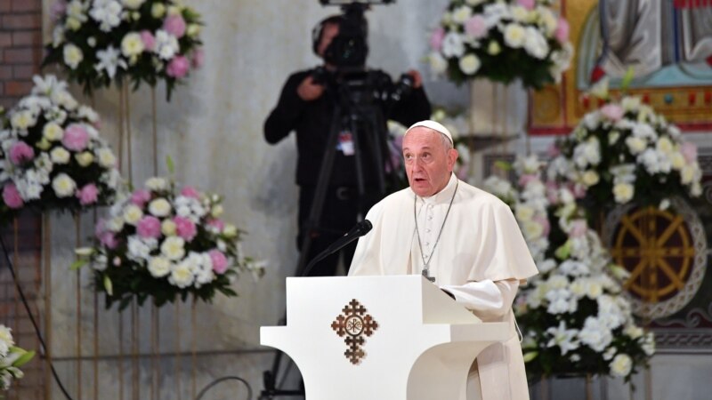 Papa kërkon veprime drastike për ndryshimet klimatike