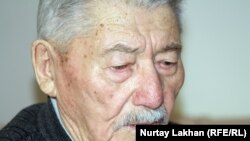 88-летний алматинец Рамазан Керимбайулы. Алматы, 29 октября 2012 года.