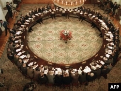 "Круглый стол" 1989 года открыл дорогу демонтажу власти коммунистов и экономическим реформам