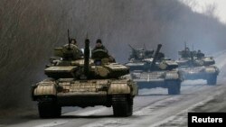 Українські військовослужбовці на танках біля Артемівська. 2 березня 2015 року