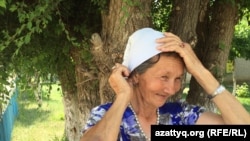 Пенсионерка из села Жабасак, представившаяся Галей Алтынбаевой. Актюбинская область, 8 августа 2016 года.